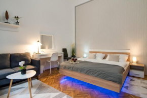 Light design apartment close to City park&Bath